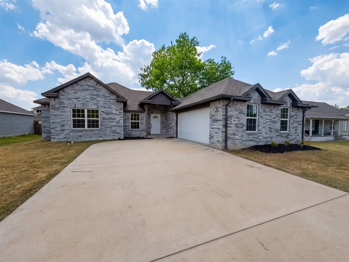 301 E Jefferson Street, Palmer, TX 75152 - #1