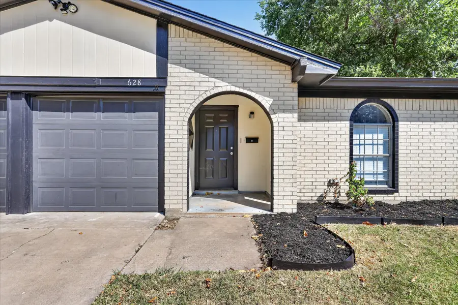 628 Lisa Street, Burleson, TX 76028 - #2