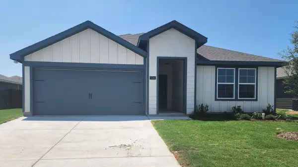 1216 Breezy Oak Drive, Nevada, TX 75173