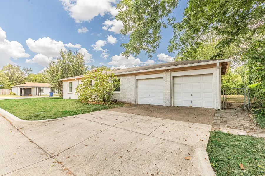 5761 Tracyne Drive, Westworth Village, TX 76114 - #3