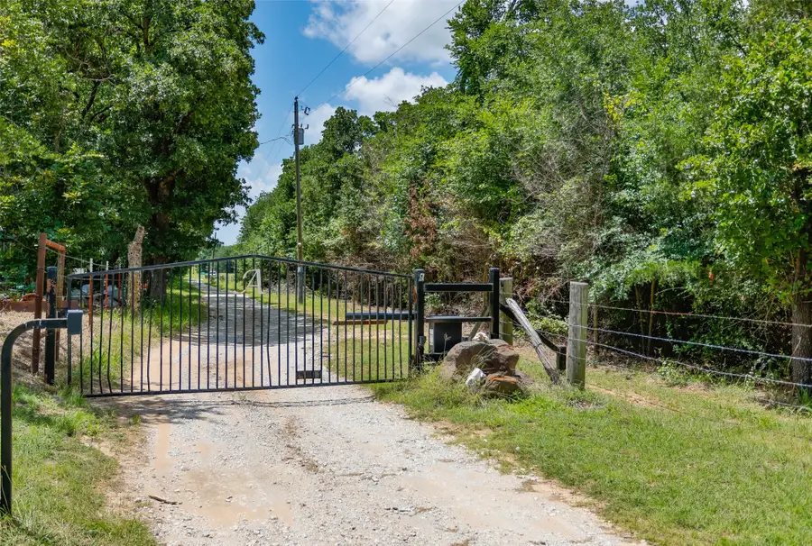 578 County Road 134, Gainesville, TX 76240 - #2