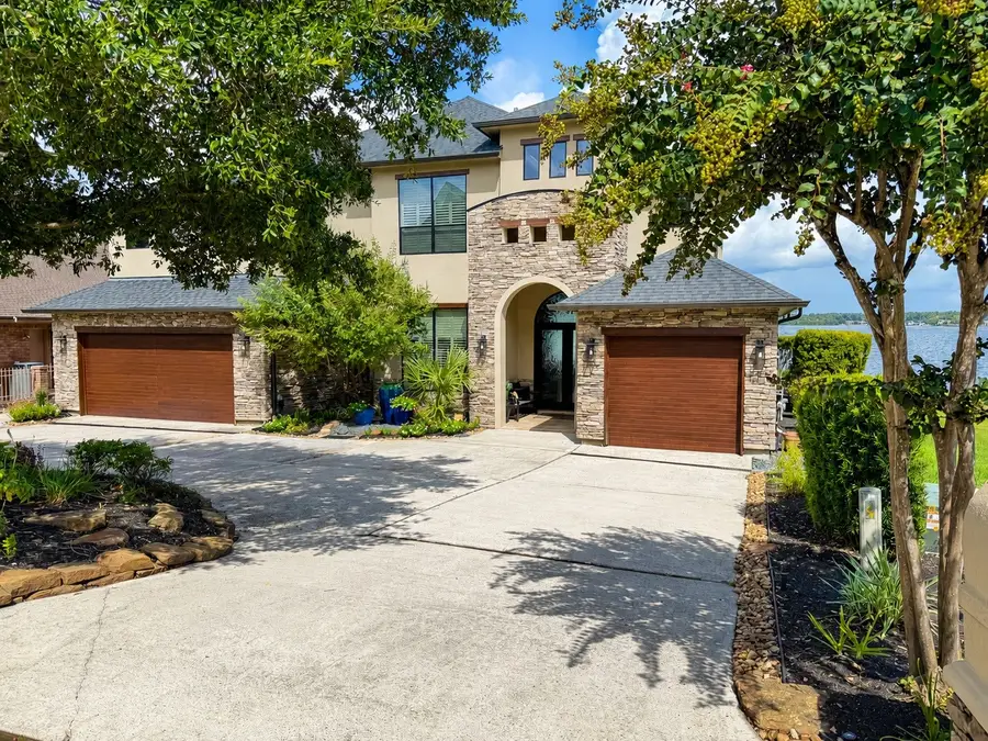 182 April Waters Drive N, Montgomery, TX 77356 - #2