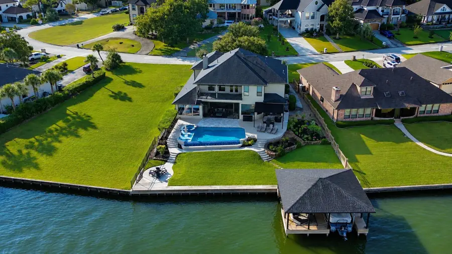 182 April Waters Drive N, Montgomery, TX 77356 - #3