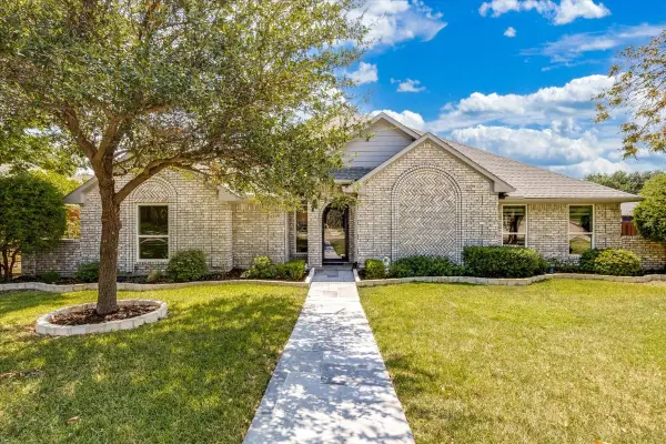 2100 Antibes Drive, Carrollton, TX 75006