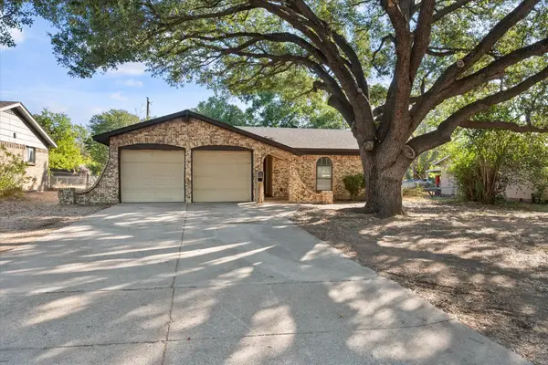 316 NW Summercrest Boulevard, Burleson, TX 76028