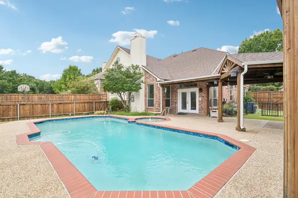 7410 Silverthorn Drive, Rowlett, TX 75089