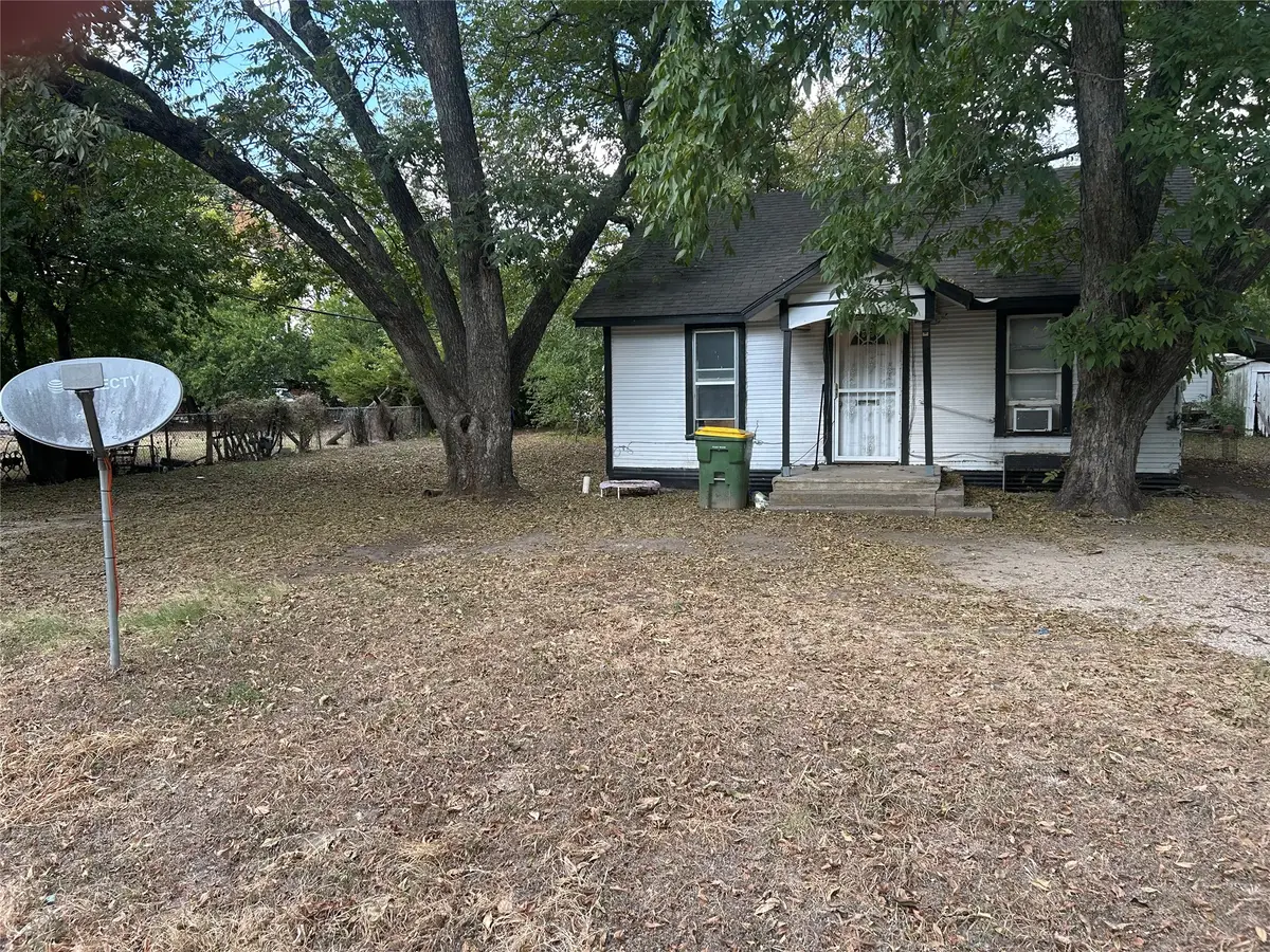 302 Mulberry Avenue, Hubbard, TX 76648 - #1