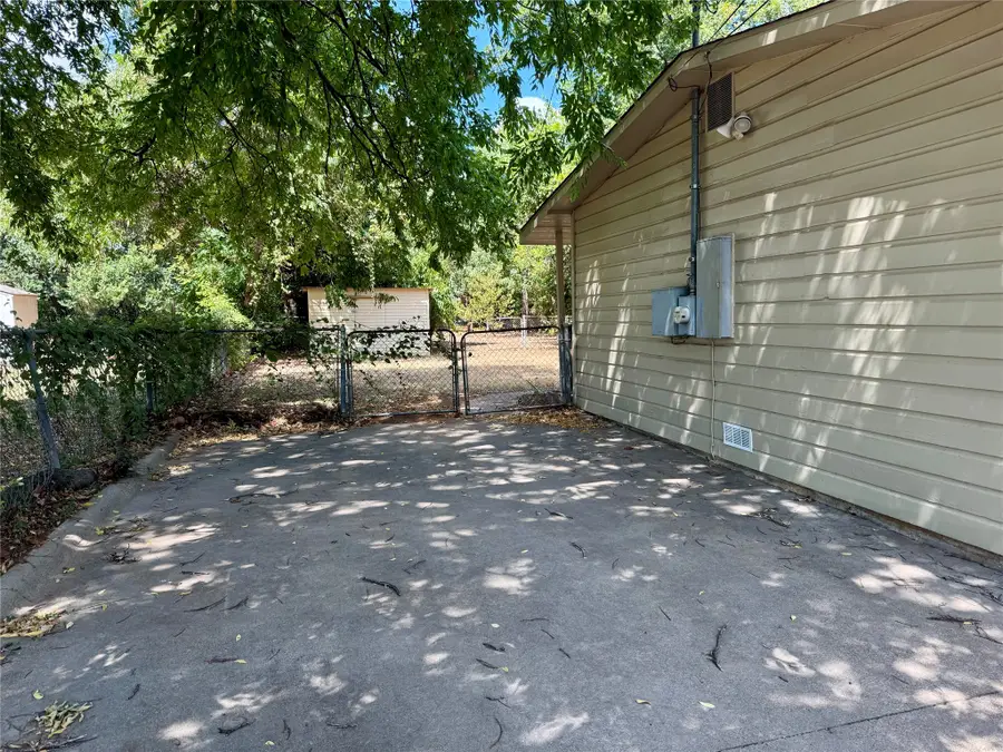 1013 Wilshire Boulevard, Arlington, TX 76012 - #3