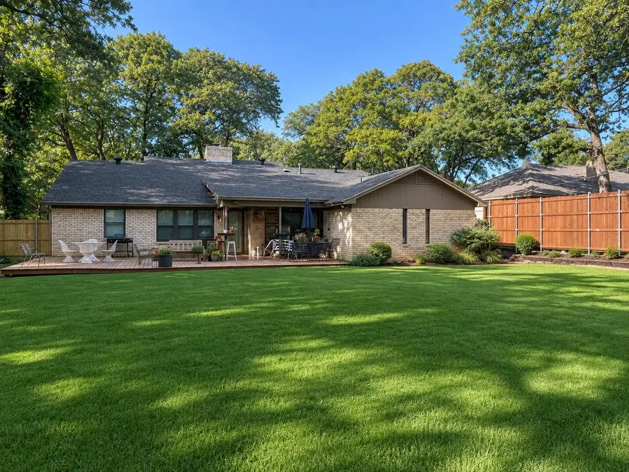 2858 Cresthaven Drive, Grapevine, TX 76051 - #2