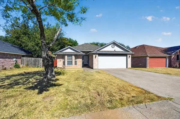 1137 Darren Drive, Burleson, TX 76028