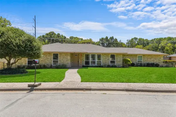 336 Woodbrook Drive, DeSoto, TX 75115
