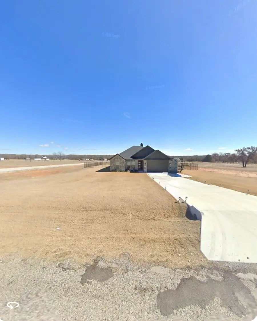 1215 Sanger, Springtown, TX 76082 - #2