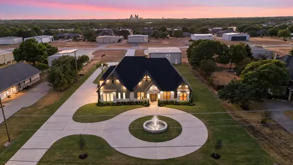 2931 N Mockingbird Lane, Midlothian, TX 76065