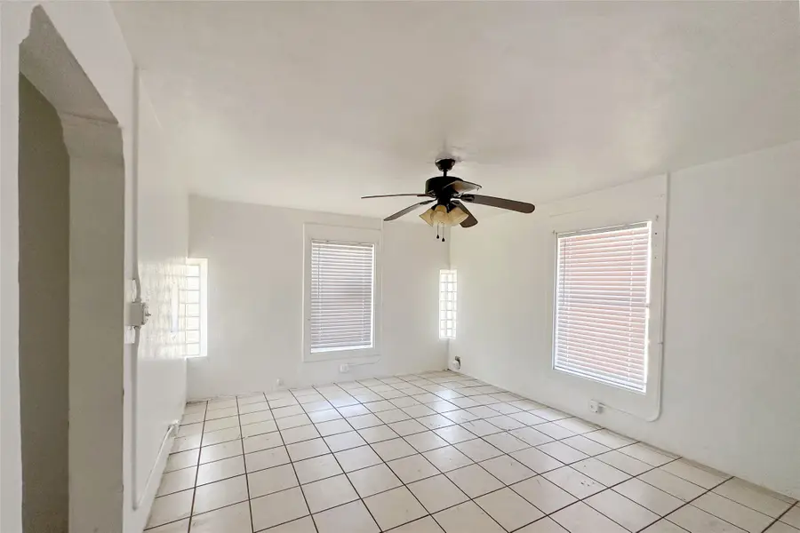 911 Alice Street, Trinidad, TX 75163 - #3