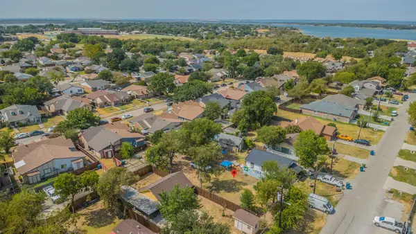 4534 W Lake Highlands Drive, The Colony, TX 75056