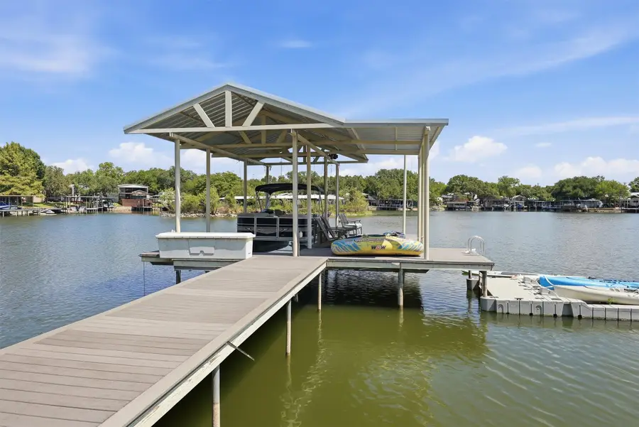 630 E Bridge Street, Granbury, TX 76048 - #2