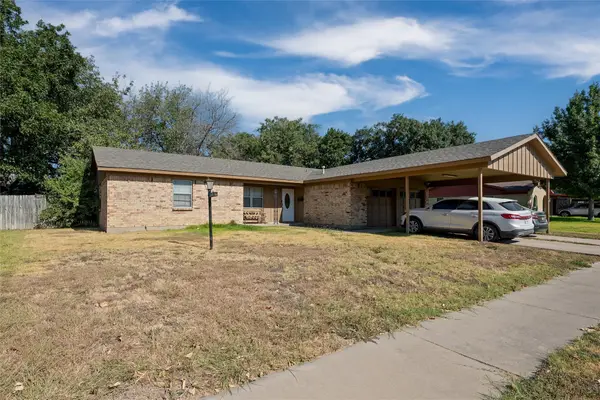 800 Ruidoso Drive, Saginaw, TX 76179