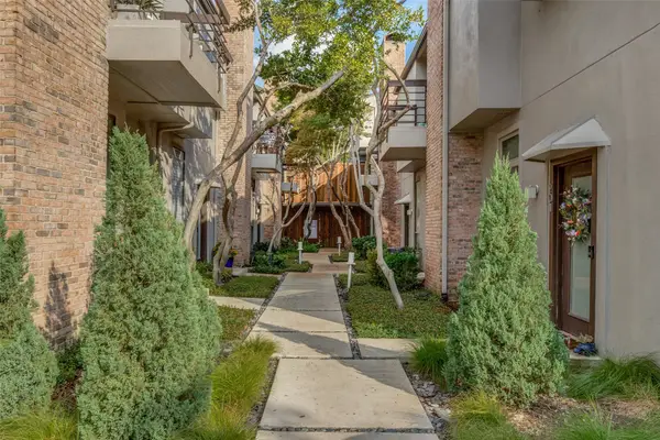 3944 Buena Vista Street #206, Dallas, TX 75204