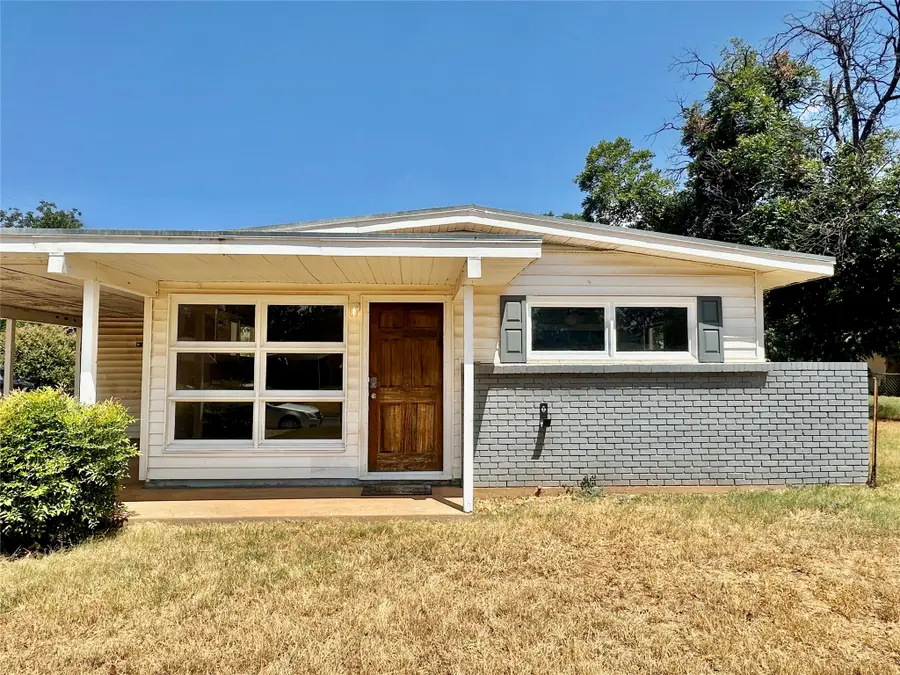 107 Laurel Drive, Winters, TX 79567 - #2
