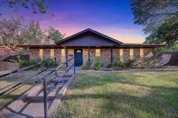 822 Cambridge Place, Grand Prairie, TX 75051
