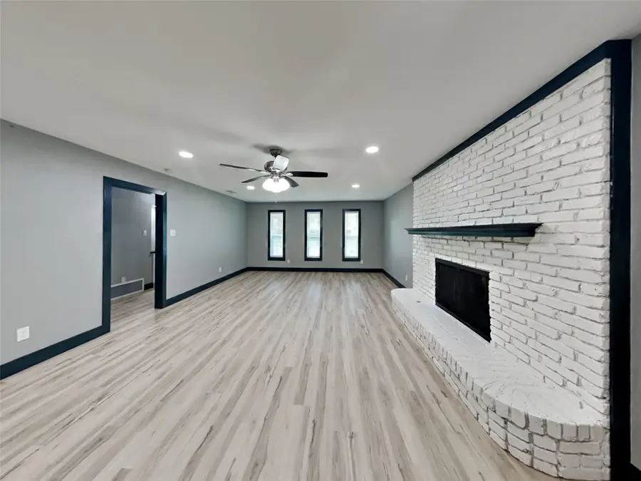 822 Cambridge Place, Grand Prairie, TX 75051 - #3