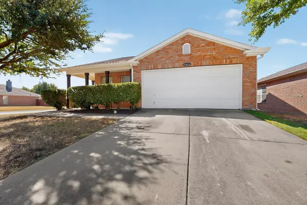 8924 Wagon Trail, Cross Roads, TX 76227