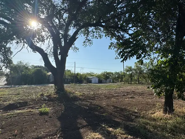 300 S Walnut, Brady, TX 76825