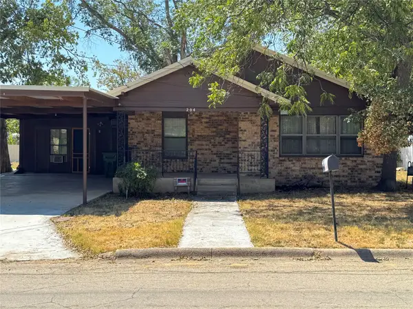 204 E 9th Street, Coleman, TX 76834
