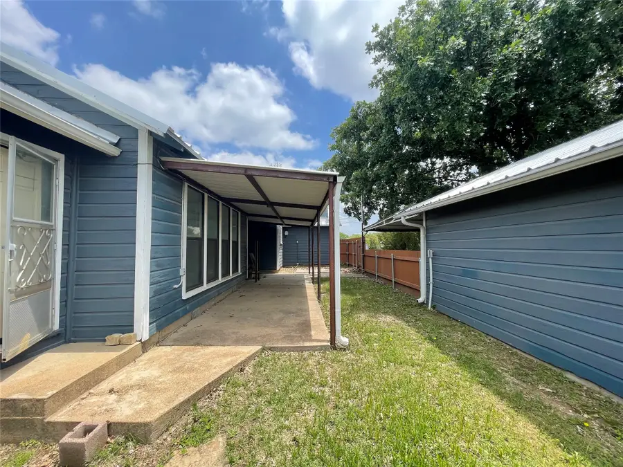 612 N Main Street, Graford, TX 76449 - #3