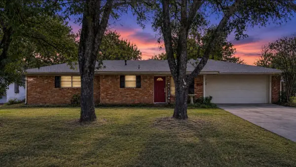 613 N Overlook Drive, Kerens, TX 75144