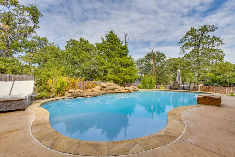 910 Royal Court, Burleson, TX 76028 - #3