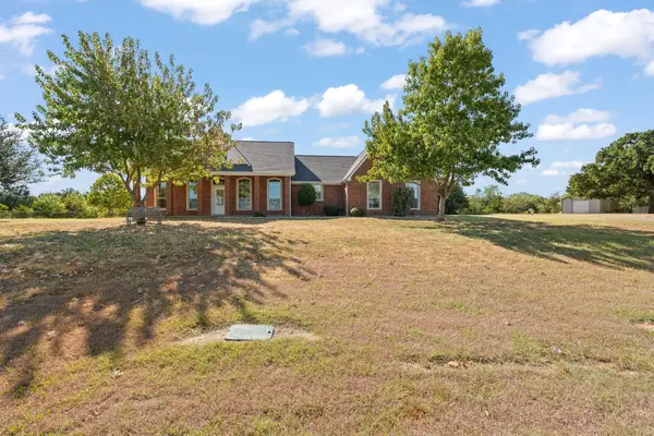 2521 Pecan Springs Road, Cleburne, TX 76031