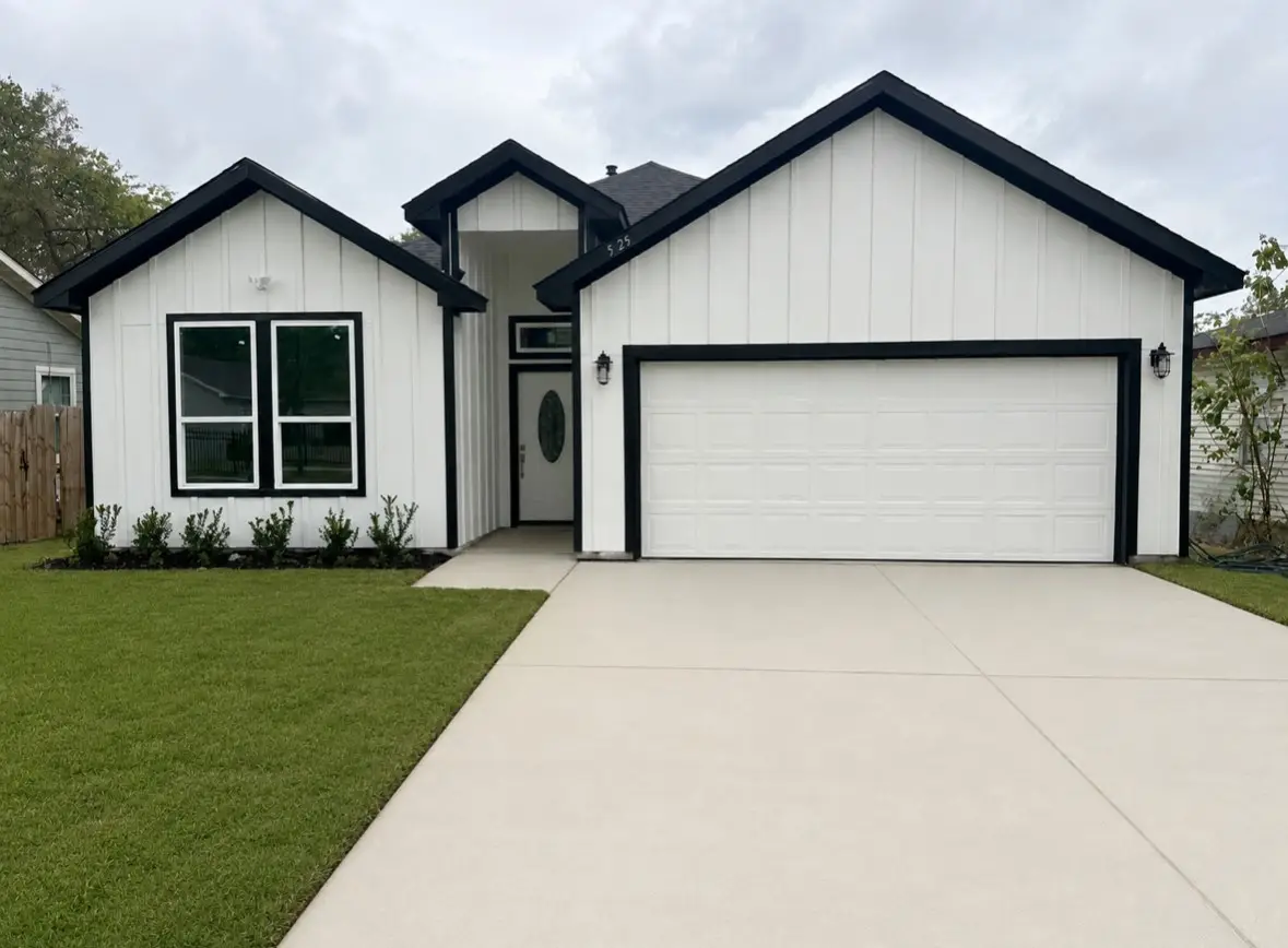 525 NW 17th Street, Grand Prairie, TX 75050 - #1