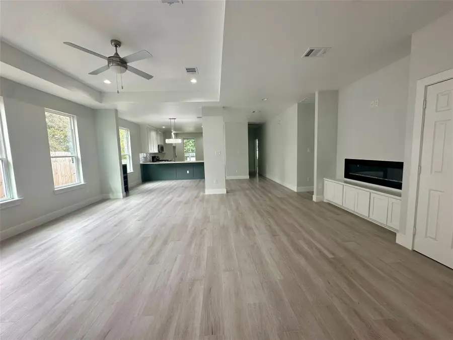 525 NW 17th Street, Grand Prairie, TX 75050 - #2