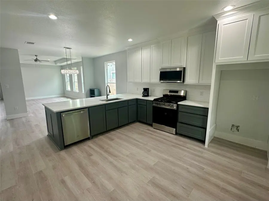 525 NW 17th Street, Grand Prairie, TX 75050 - #3