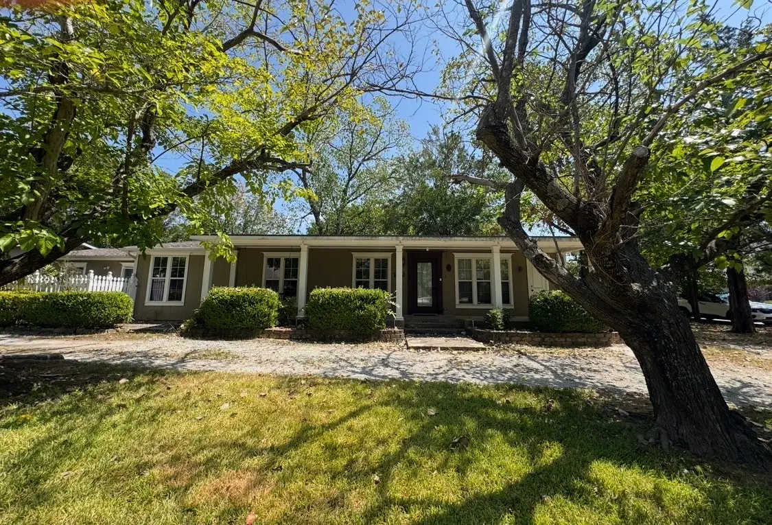 122 Pawnee Trail, Gainesville, TX 76240 - #1