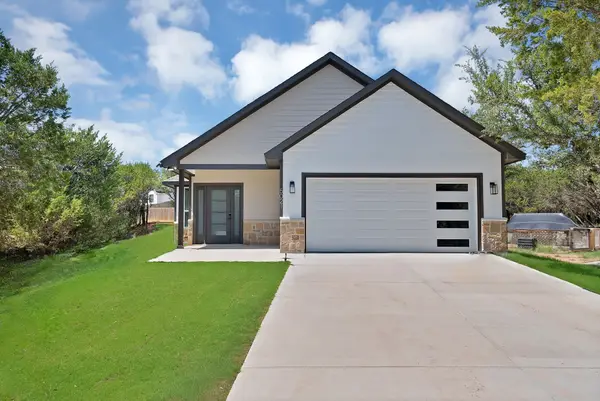 5021 Enchanted Court, Granbury, TX 76048