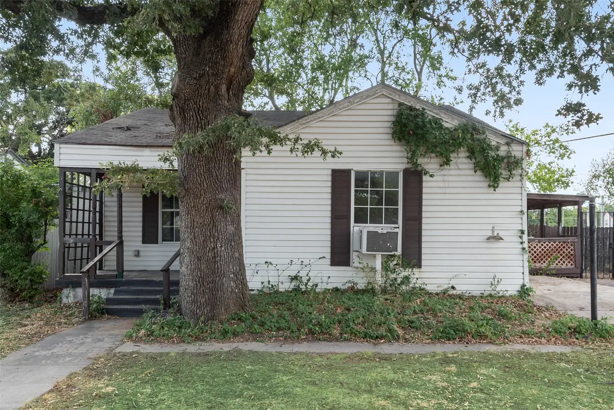 1017 Clarence Street W, Fort Worth, TX 76117 - #1