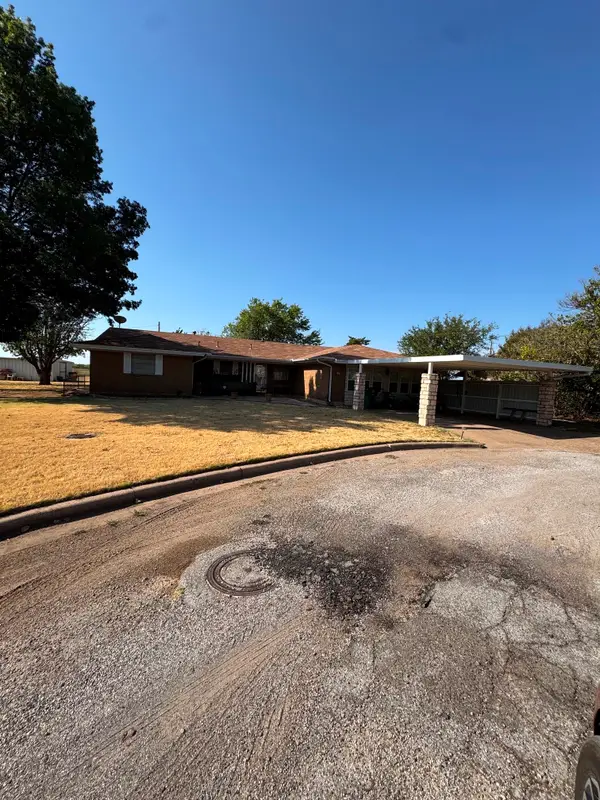 20 Elbert Heights Street, Quanah, TX 79252