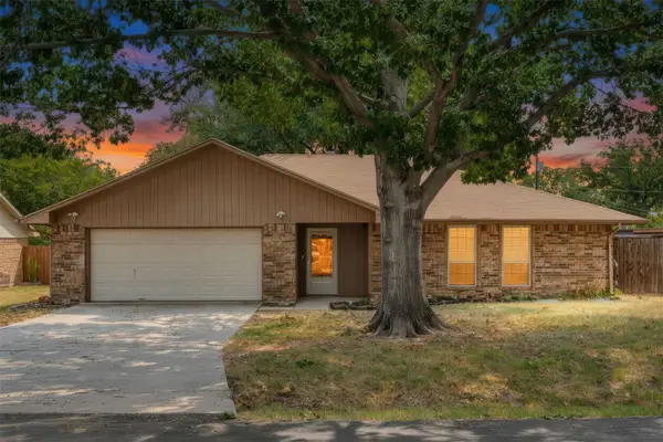 1909 Oak Hill Drive, Corinth, TX 76210