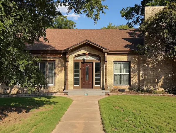 941 S Texas Street, De Leon, TX 76444