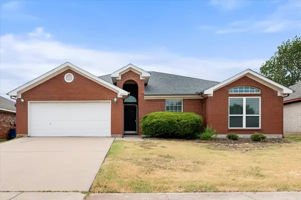 1017 Caleb Street, Burleson, TX 76028