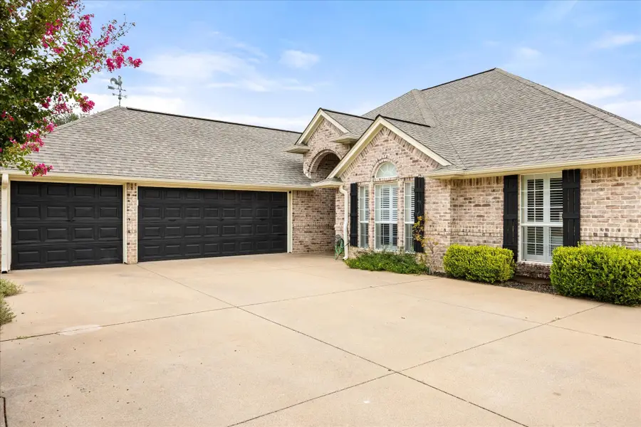 313 Casas Del Norte Street, Granbury, TX 76049 - #2
