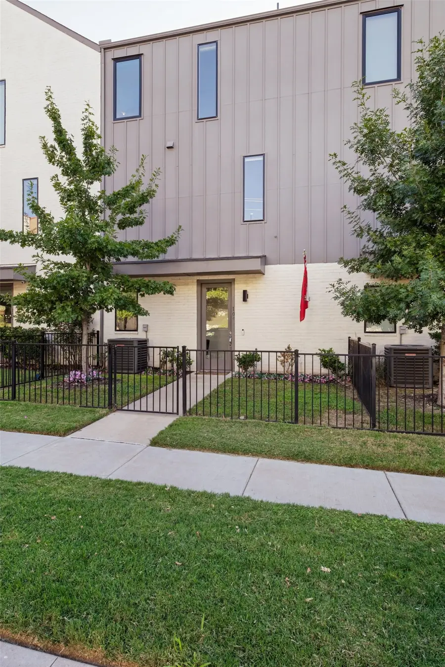 5703 Lindell Avenue #104, Dallas, TX 75206 - #2