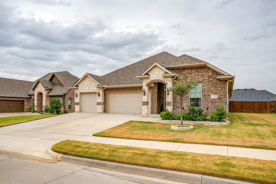 3005 Nob Hill Drive, Burleson, TX 76028 - #2
