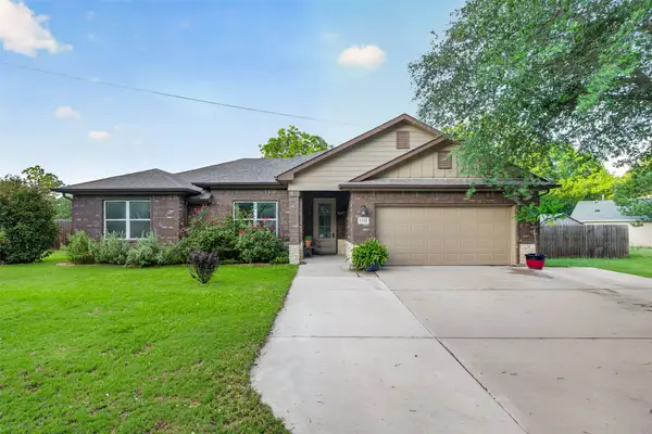 108 Mcanear Street, Cleburne, TX 76033