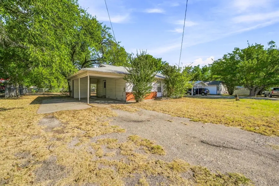 945 W Park Street, Stephenville, TX 76401 - #2