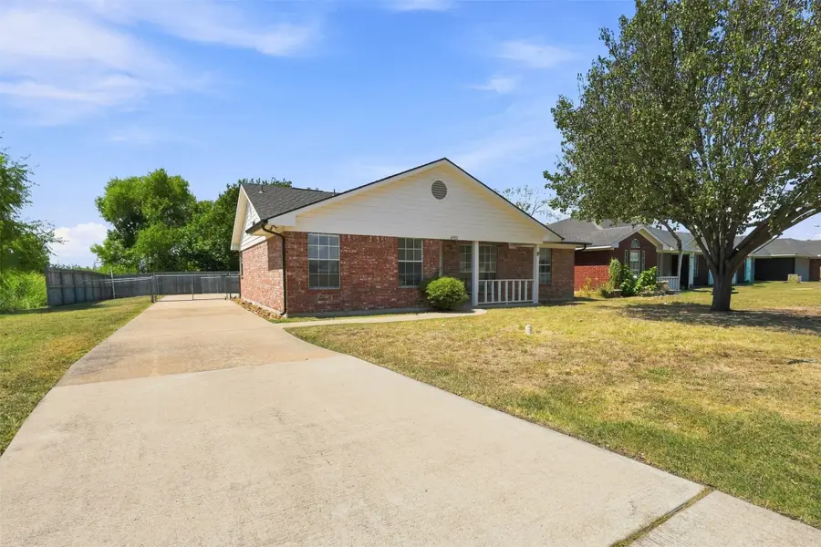 6922 Sayle Street, Greenville, TX 75402 - #3