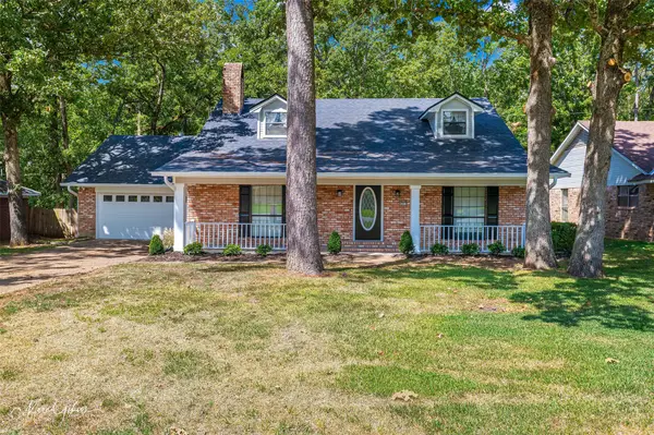 9852 Deepwoods Drive, Shreveport, LA 71118