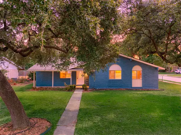 1216 Briarcove Drive, Richardson, TX 75081